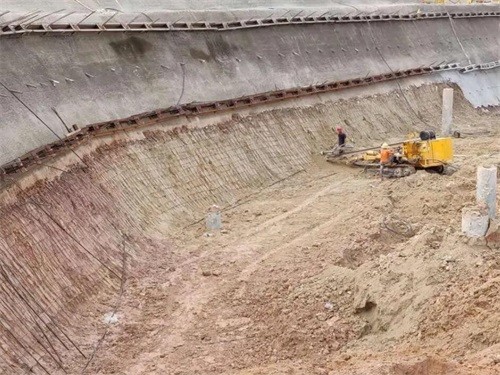荥经基坑边坡加固